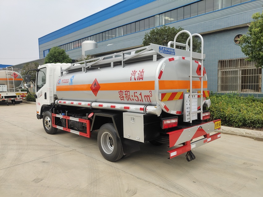 解放虎V5噸油罐車(chē)尾部展示圖片