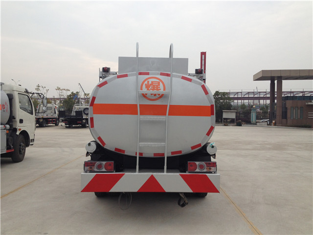 廣東藍牌油罐車