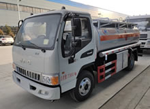  上海江淮駿鈴5噸油罐車
